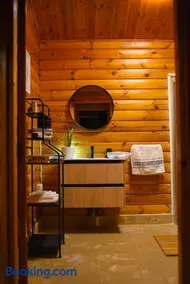 La casica de madera con Jacuzzi exterior y barbacoa - Image 2
