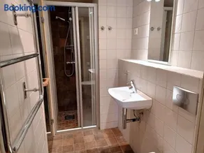 Central 2BR with Sauna - Image 4