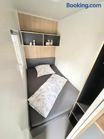 Modern designer apartment with a private terrace - Image 3
