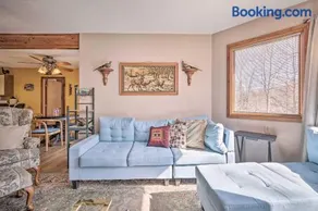 Next to Shawnee Mtn Ski Area: Inviting Condo! - Image 5