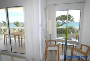 Stunning 2 Bed, 2 Bath Apt on the Cannes sea front has swimming pool and is a secure modern building 464 - Image 1