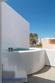 Dolce Suites - Image 2