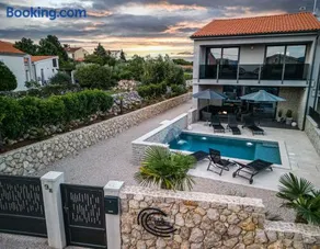 Villa More - Image 1