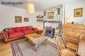 Traditional cottage with brand new Woodburner - Image 3