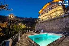 Sunset Springs by VEO, StayVista - 3BHK Mountain-View Villa with Bar - Image 1
