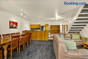 Snow Ski Apartments Extra Spacious Penthouse 41 - Image 2
