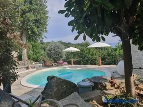 maison de charme avec piscine et vue exceptionnelle - Image 1