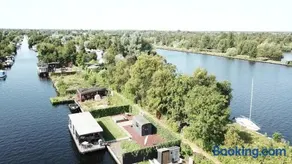 Houseboat Enjoy with 200m Private Garden on the Lake near Amsterdam - Image 1