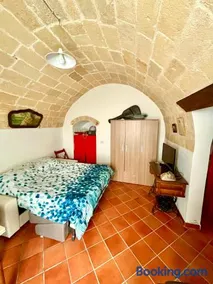 Patanella Wine - Image 1