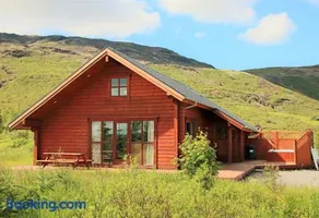 Geysir - Modern Log Cabin - Image 1