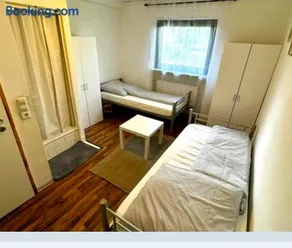 RoomZ Hostel am Hockenheimring - Image 1