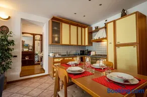 Apartment with bicycle storage in Dongo - Larihome A24 - Image 1