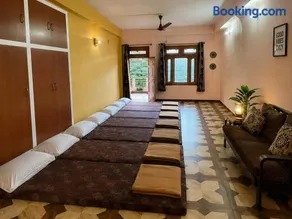 Old Mountain boys hostels - Image 1