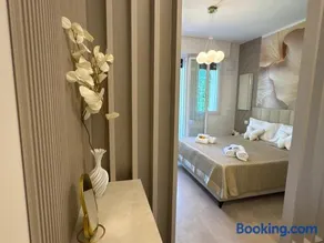 Golden Charme Suite - Image 4