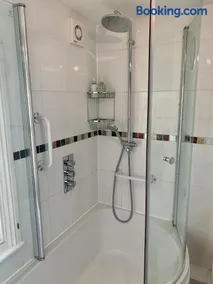 Cozy 2 Bedroom Flat in Brighton and Hove - Image 5