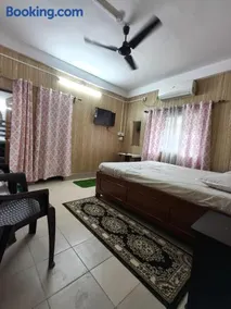 Sainik Homestay - Image 1