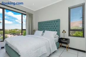 Exclusive apartment in Fourways - Image 3