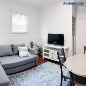 Historic peaceful apartment - Image 2