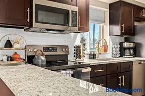 New! Beautiful 1BR in Sharon Lane - Image 4