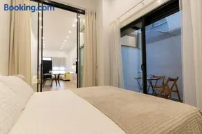 Apartamento moderno recién reformado con patio en el centro de Elche - Image 2