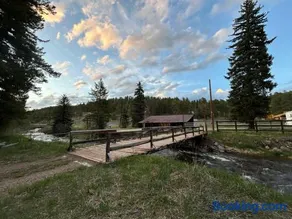 2 Bedroom, 3 Beds River and Mountain Views, Retreat, Private trout creek, Fast WiFi - Image 3