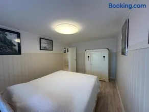 Stylish & Bright ARTpartment- Family -Friendly - Image 2