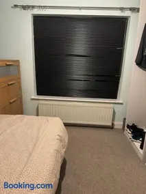 Cozy private room in South London - Image 4