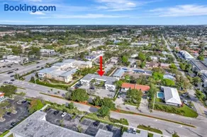 Lavish Boca Residence Free Parking Lake Access - Image 4