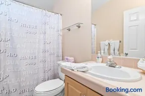 Wine Down - Beautiful and well-kept cabin with large fenced back yard - Image 2