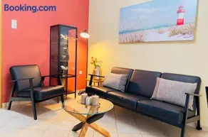 Tobacco Warehouse Apartment - City Center Gem - Image 3
