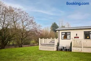 The Major Oak Lodge with Hot Tub - Image 2