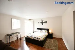 Private Unit / Private Bathroom Near BART & SF - Image 3