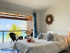 Breathtaking Bora Bora Lagoon View Studio - Image 2