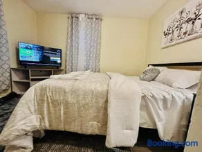Private 2BR Home Near APG Fast-Entire House - Image 2
