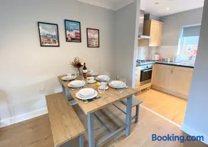 2 Bedroom Flat near Redhill train station, easy access to Gatwick & London - Image 4