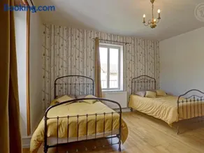 Gîte spacieux avec piscine et animaux acceptés pour 15 personnes - Image 2