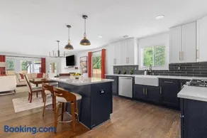 An Entertainment Oasis Near The Battery, Sleeps 10 - Image 1