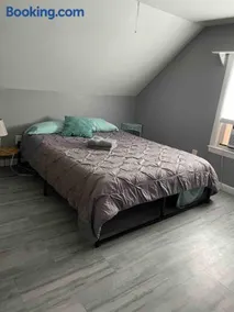 Cozy home in Bangor Maine - Image 4