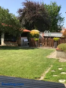 ESCALE AU FOND DU JARDIN - Image 2