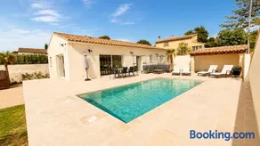 Maison neuve haut de gamme avec piscine et vue magnifique - Image 1