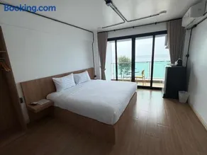 โรงแรม เซิร์ฟบีช Surf Beach Hotel - Image 2