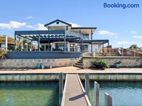 Private Jetty -Family & Pet Friendly - Image 1
