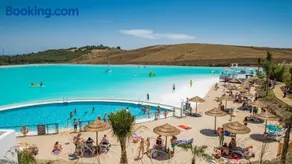 2214-Modern apt with private beach - Image 2