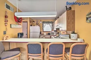 Next to Shawnee Mtn Ski Area: Inviting Condo! - Image 2
