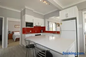 Beachfront 6 25 Willow Street - Image 5