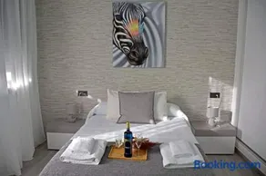 Alojamientos Lola, Suite con jacuzzi - Image 2