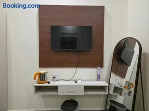 Cozy Apartment in Gurgaon - Image 3