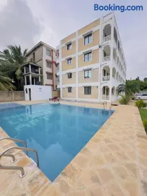 Diani Beach Modern Apartment - Image 4