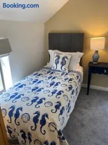 Sea View Upper Apartment - Image 4