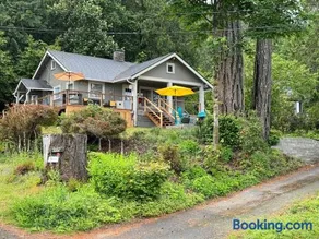 Hood Canal View Cottage - Image 1